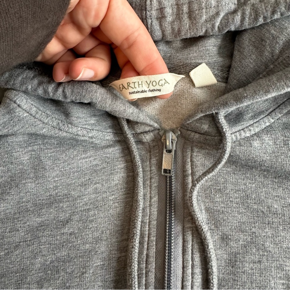 Earth Yoga Gray Zip Up Hoodie Women’s Size Small - Picture 3 of 7